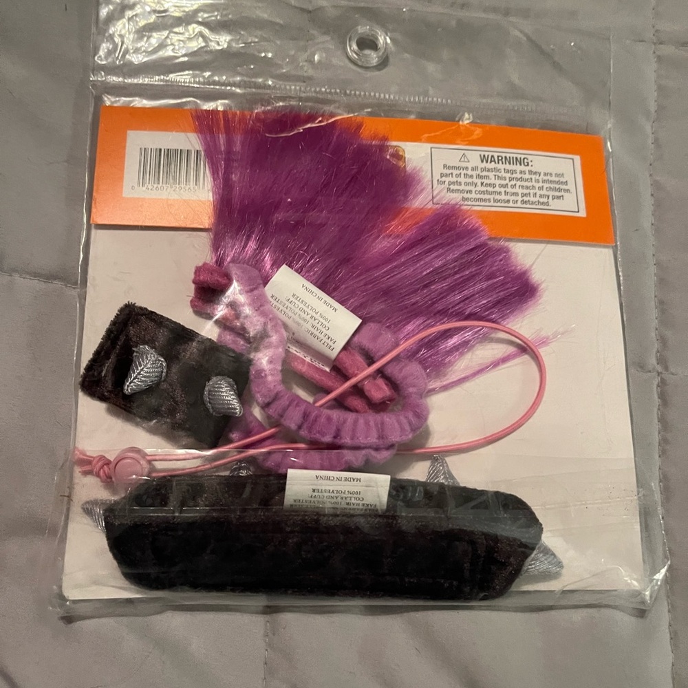 NWT, Dog Mohawk Head Costume